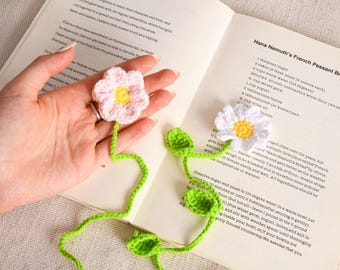 Crochet Flower Bookmark, Handmade Bookish Accessory, Gift for Book Lover, Reader Present