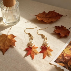 Handgemachte gehäkelte Ahornblatt-Ohrringe, 14K vergoldet, Strickschmuck, Herbstgeschenke, bestes Geschenk für den Canada Day
