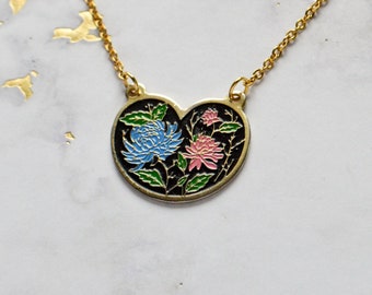 Vintage Chrysanthemum Necklace - Black Rounded Heart - Enamel Necklace - Soft Enamel - Enamel Jewelry - Vintage Charm - Floral Jewelry