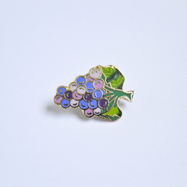 Vintage Grapes Pin - Enamel Pin - Vintage Lapel Pin - Cloisonné Pin - Pin Game - Fruit Pin - Tie Pin - Pin Badge