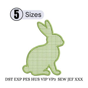 Könnte beinhalten: Ein grünes, gesticktes Hasen-Design mit dem Text "5 Größen" in einem schwarzen Kreis. Das Design ist eine detaillierte Umrisszeichnung eines Hasen, ideal für Stickprojekte. Unter dem Hasen stehen die Dateitypen: DST EXP PES HUS VIP VP3 SEW JEF XXX.