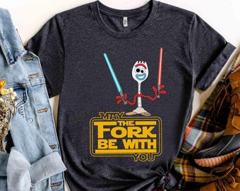 Lustige Toy Story Forky May The Fork Be With You Star Wars Shirt, Galaxy's Edge Unisex T-Shirt Familie Geburtstagsgeschenk Erwachsenes Kind Kleinkind Tee