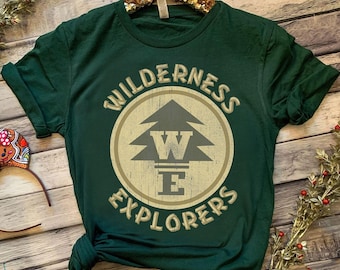 Disney Pixar Up Wilderness Entdecker Abzeichen Aufnäher Shirt, Magic Kingdom BTW Urlaub Unisex T-shirt Familie Geburtstagsgeschenk Erwachsenes Kind Kleinkind Tee