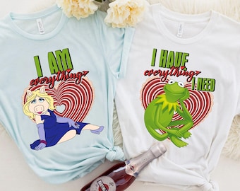 Camiseta retro de Los Muppets con la Rana Gustavo y la Cerdita Peggy, ideal como regalo para un viaje a Disneyland o para parejas en San Valentín.