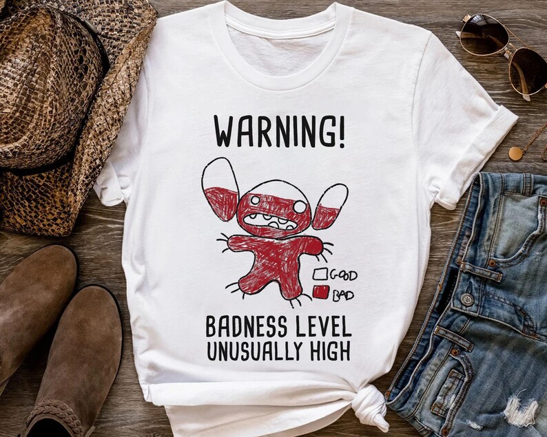 Linda camiseta unisex de Disney Lilo & Stitch 626 Stitch Day Warning Badness Level Magic Kingdom, regalo de cumpleaños familiar para adultos, niños y bebés. imagen 2