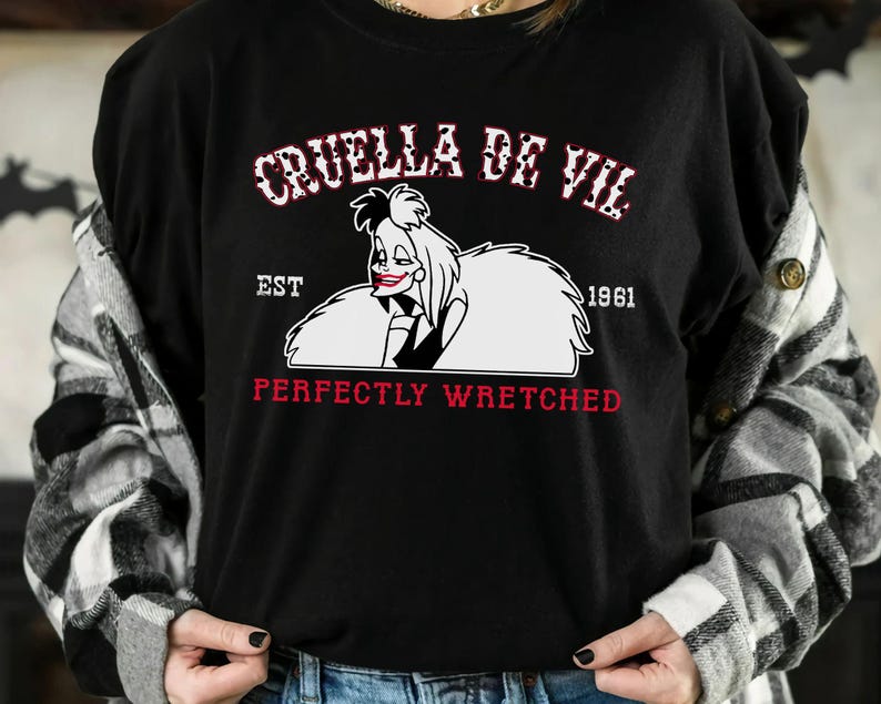 Pu&ograve; includere: Un cartello in legno rustico con la scritta "Welcome to our home" in stile scritto a mano. Il cartello presenta una finitura invecchiata e un design semplice e invitante, perfetto per un portico o un ingresso.