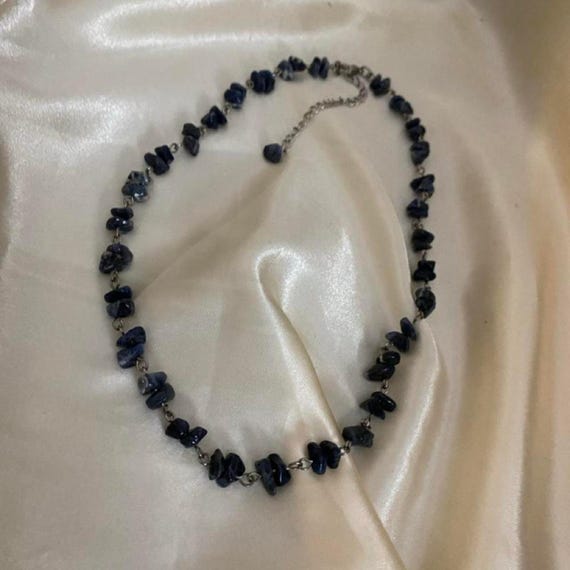 Deep blue natural lapis lazuli chips lighter calcite veining  natural variations View 6