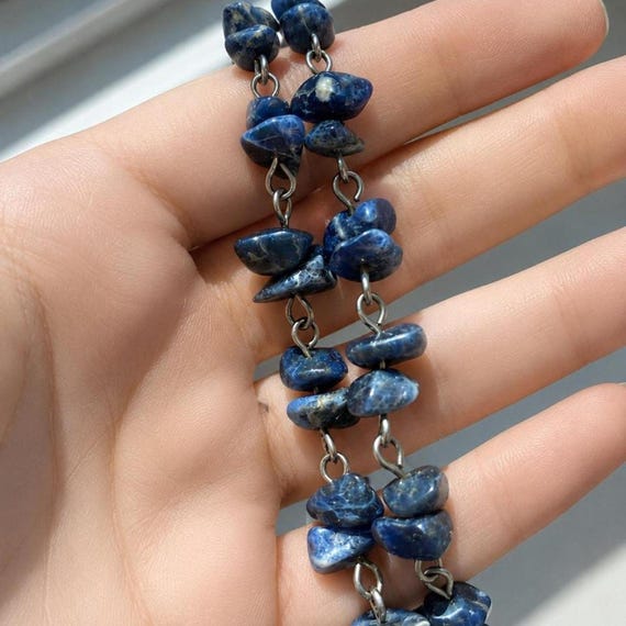Deep blue natural lapis lazuli chips lighter calcite veining  natural variations View 5
