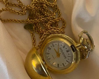 Rare Vintage Joan Rivers Classics Collection Gold Plated pocket watch