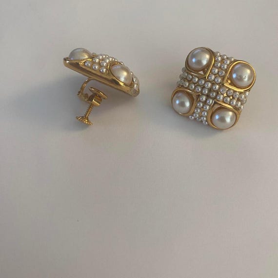 Vintage Napier 1965 Pearl Screw back earrings View 2