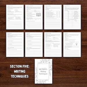 Puede incluir: Ocho p&aacute;ginas de papel blanco con texto negro, dispuestas sobre una superficie de madera oscura. Las p&aacute;ginas contienen ejercicios de escritura. En la parte inferior izquierda se lee "SECTION FIVE: WRITING TECHNIQUES". La p&aacute;gina inferior derecha tiene un borde floral y dice "SECTION 5: Writing Techniques".
