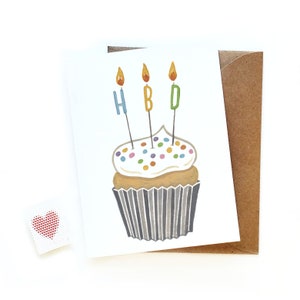 | de carte CUPCAKE HBD Carte de cupcake Sprinkle d’anniversaire