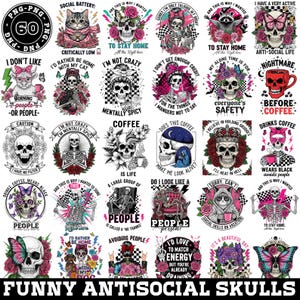 Könnte beinhalten: Eine Sammlung von über 30 Grafikdesigns mit Schädeln und verschiedenen Texten. Designs beinhalten florale Elemente, Kaffeetassen und humorvolle Phrasen. Die Farbpalette umfasst Schwarz, Weiß, Rosa und Lila.