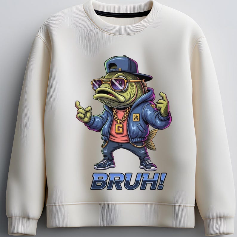 K&ouml;nnte beinhalten: Cremefarbenes Sweatshirt mit einem Cartoon-Fisch, der eine Sonnenbrille, eine blaue Kappe und eine blaue Jacke mit einer goldenen Kette tr&auml;gt. Der Fisch macht eine Handgeste, und das Wort "BRUH!" ist in blauen Blockbuchstaben gedruckt.
