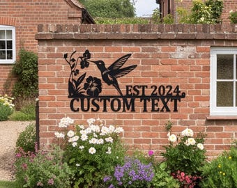 Cartello personalizzato con colibrì e fiori, insegna in metallo per decorazione da giardino, insegna per giardino fiorito, decorazione murale per esterni, insegna personalizzata per decorazione murale a tema natura.
