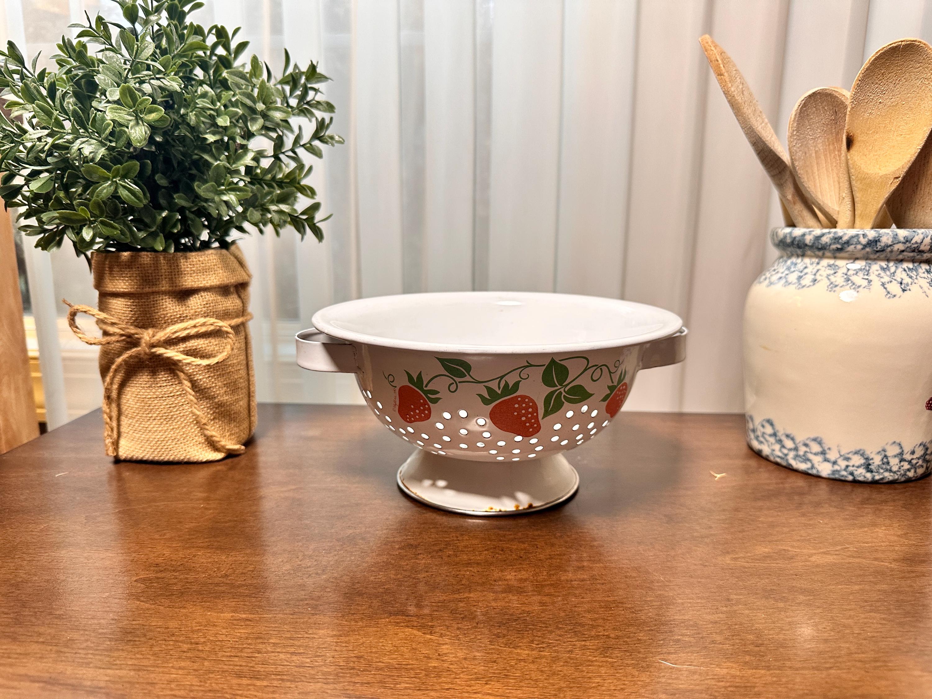 Vintage strawberry colander - Etsy 日本