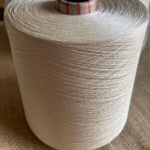 Hilo extra de seda 100% en cono, 200/2 para tejer a mano o a máquina, 1 kg