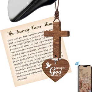 Holzkreuz Autospiegel hängen mit Herz Anhänger, christliches Geschenk für Männer Frauen, Bibel Vers Zubehör mit täglichem Schrift Scan