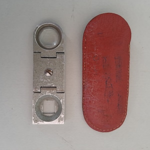 Antique Old VINTAGE metal frame folding Magnifying Glass MAGNIFIER Loupe leather case