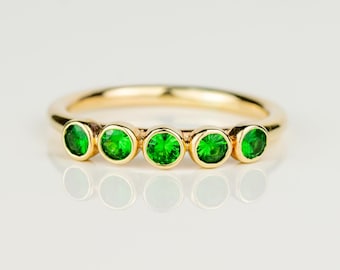 Tsavorite Solid Gold Ring - Multistone Green Garnet Ring - Handmade January Birthstone Ring - Five Stone Green Gold Ring
