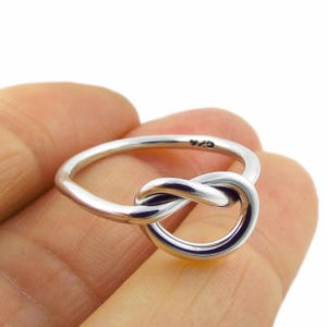 Sterling Silber Liebesknoten Ring: Minimalistisches breites Band