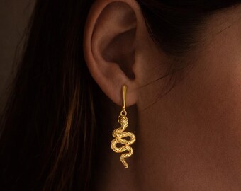 金メッキ スネークフープピアス 925スターリングシルバー ミニマリスト爬虫類ジュエリー