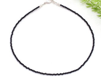 Delicata cavigliera minimalista in tormalina, cavigliera con pietra preziosa in tormalina nera naturale, cavigliera delicata in cristallo di tormalina, regalo per il chakra della radice