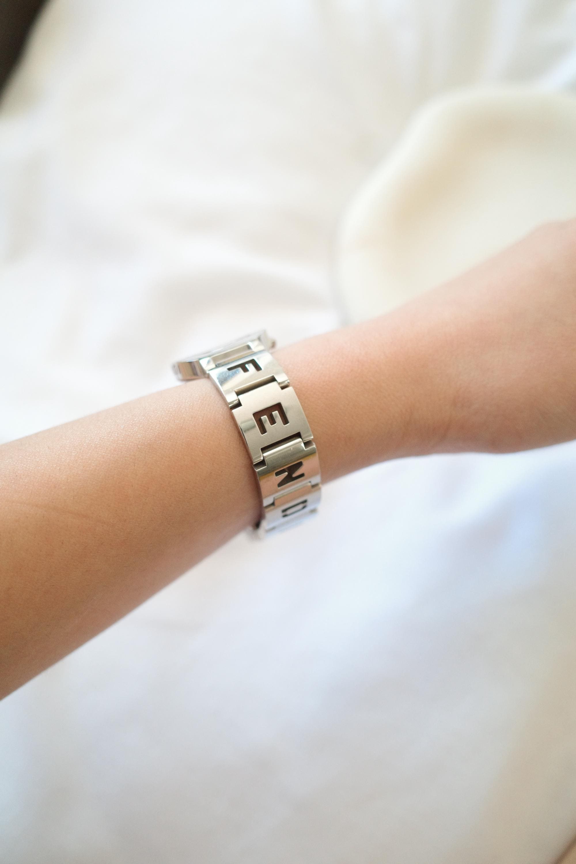 Vintage Fendi 3050L Watch – Pink Coral Dial, Silver Tone Bracelet