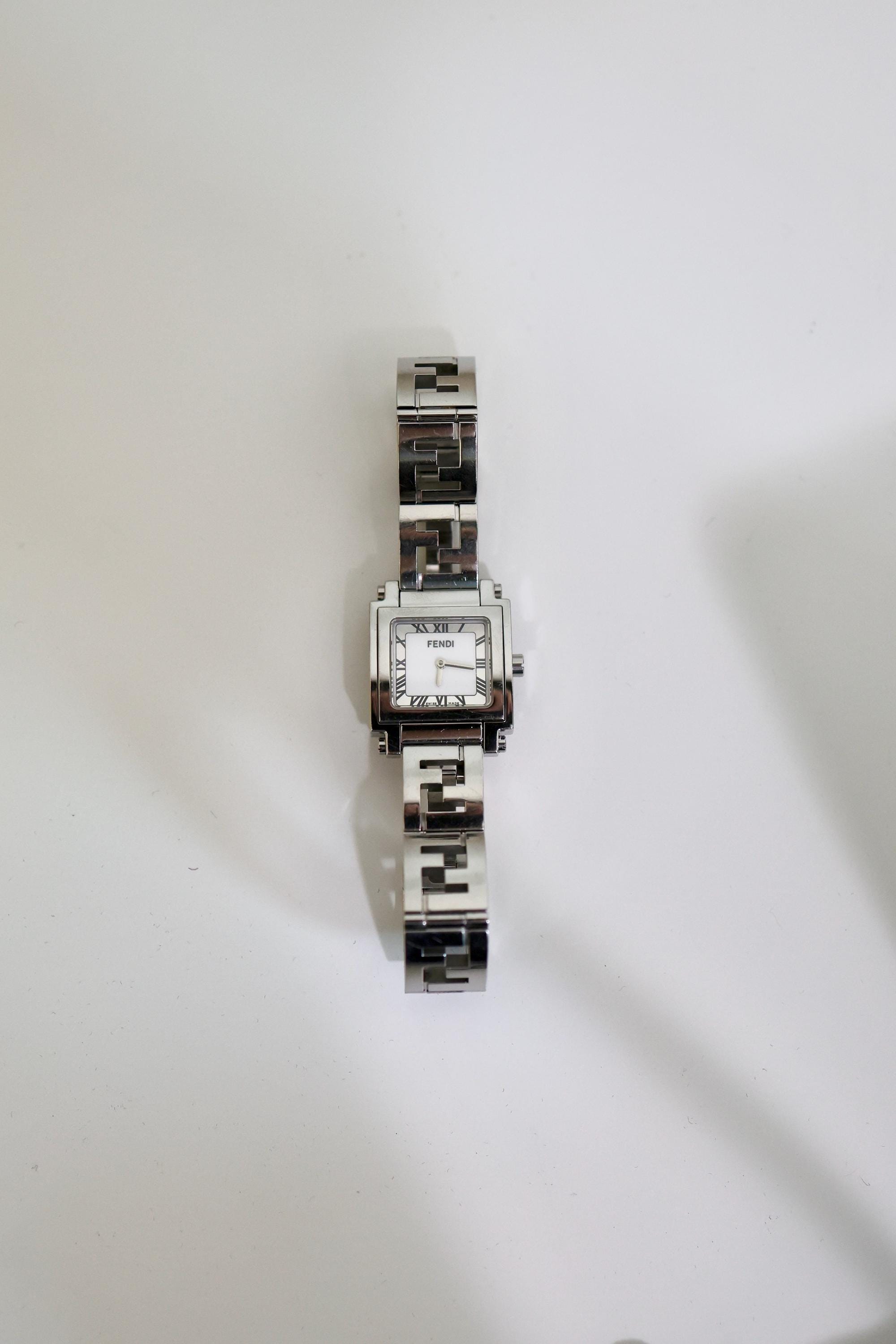 Vintage Fendi 6000L Watch Women's Swiss Quartz Stainless Steel Vintage Fendi 6000L Watch Women's Swiss Quartz Stainless Steel
