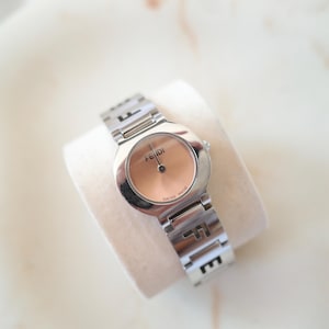 Fendi Vintage Wristwatch Silver Mauve - Elegant Vintage Fendi watch with 5 interchangeable straps ? SOLD main image 3