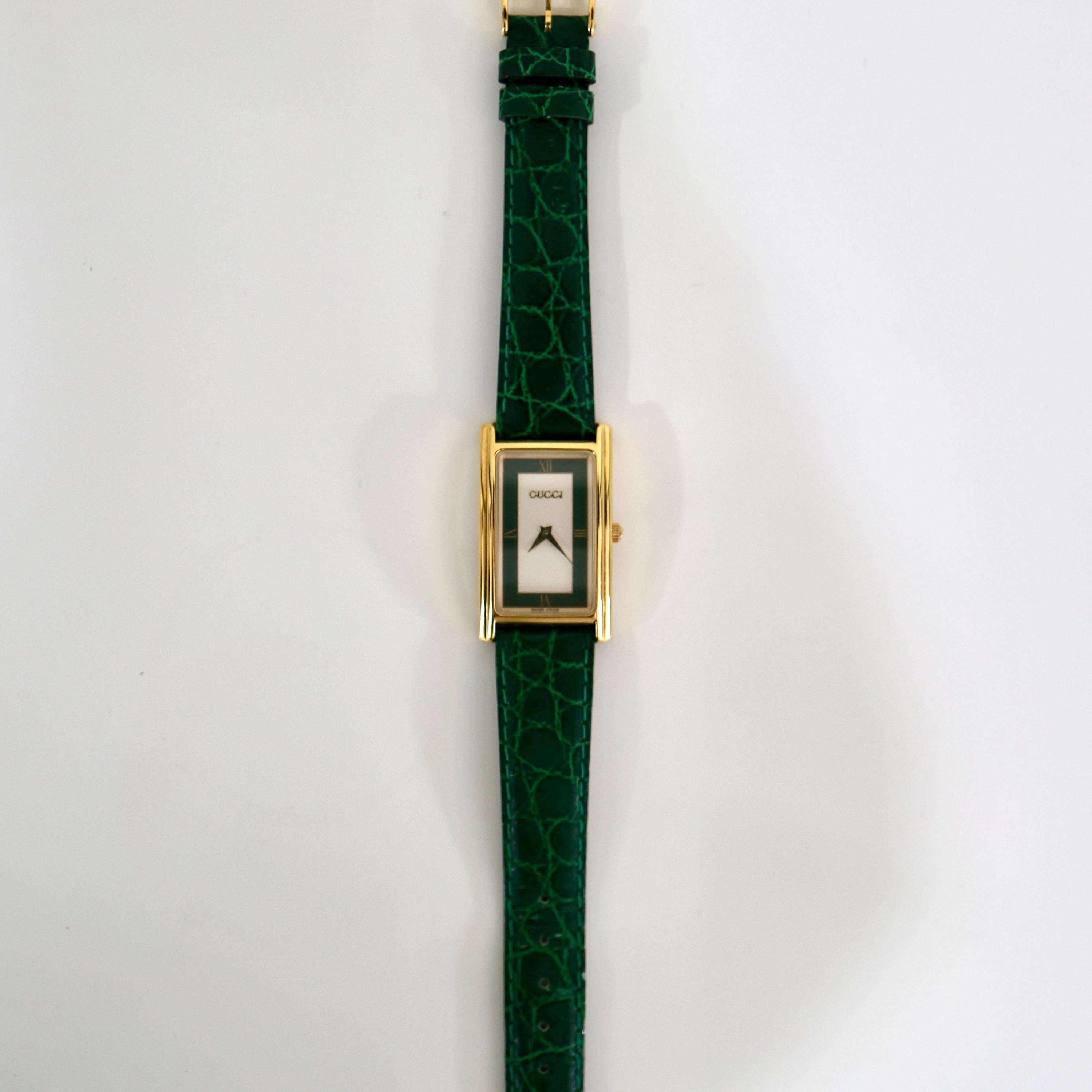 ★希少モデル！GUCCI 2600Lアイボリーグリーンレディース腕時計動作良好 Vintage Gucci 2600l Watch | Gold Tone Case, Green Leather Strap