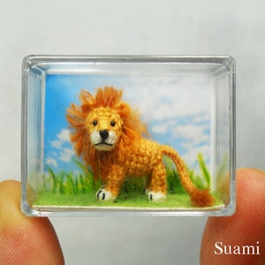 Miniatur-Häkellöwe Micro Mini Amigurumi Gehäkelte kleine Tierpuppe Auf Bestellung gefertigt Bild 5