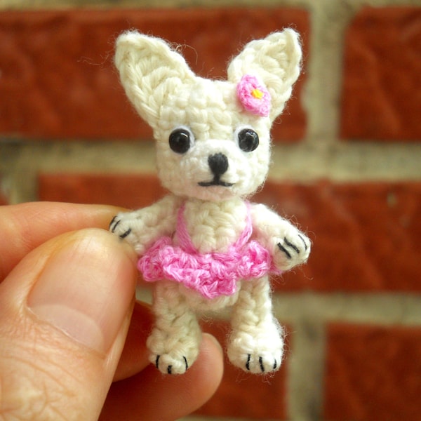 Mini Chihuahua Girl - Crochet Miniature Dog Stuffed Animals - Made To Order