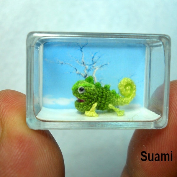 Micro Green Chameleon - Dollhouse Miniature Crochet Tiny Amigurumi Chamaeleons - Made To Order
