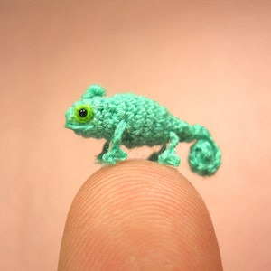 Micro Green Chameleon - Miniature Crochet mini Amigurumi Chamaeleon - Made To Order