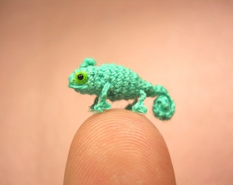 Micro Green Chameleon - Miniature Crochet mini Amigurumi Chamaeleon - Made To Order