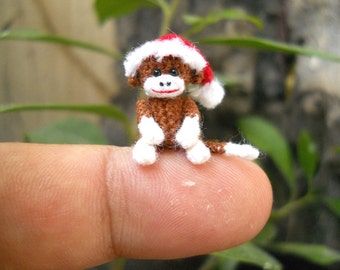 Kerst Sock Monkey Doll - Mini Amigurumi Tiny Haak Miniatuur Stuff Animal - Op bestelling gemaakt
