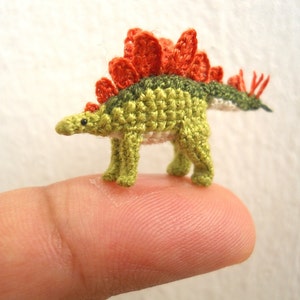 Miniatur Stegosaurus - gehäkelter Dinosaurier Amigurumi - Made To Order