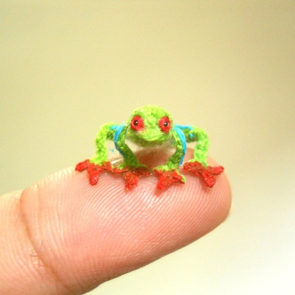 Red Eyed Tree Frog - Micro Crochet Miniature Tiny Stuffed Animals - Made To Order