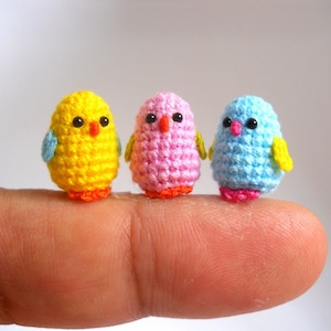 Micro Crochet Chick: Miniature Amigurumi Dollhouse Collectible