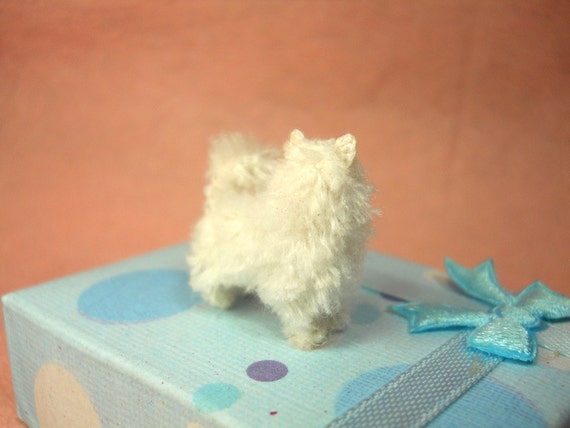 Miniature Samoyed - Micro Crochet Mini Amigurumi Dog Stuff Animal