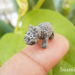 Micro Baby Hippo - Teeny Tiny Amigurumi Miniatura Crochet Animal Toys - Hecho a la medida