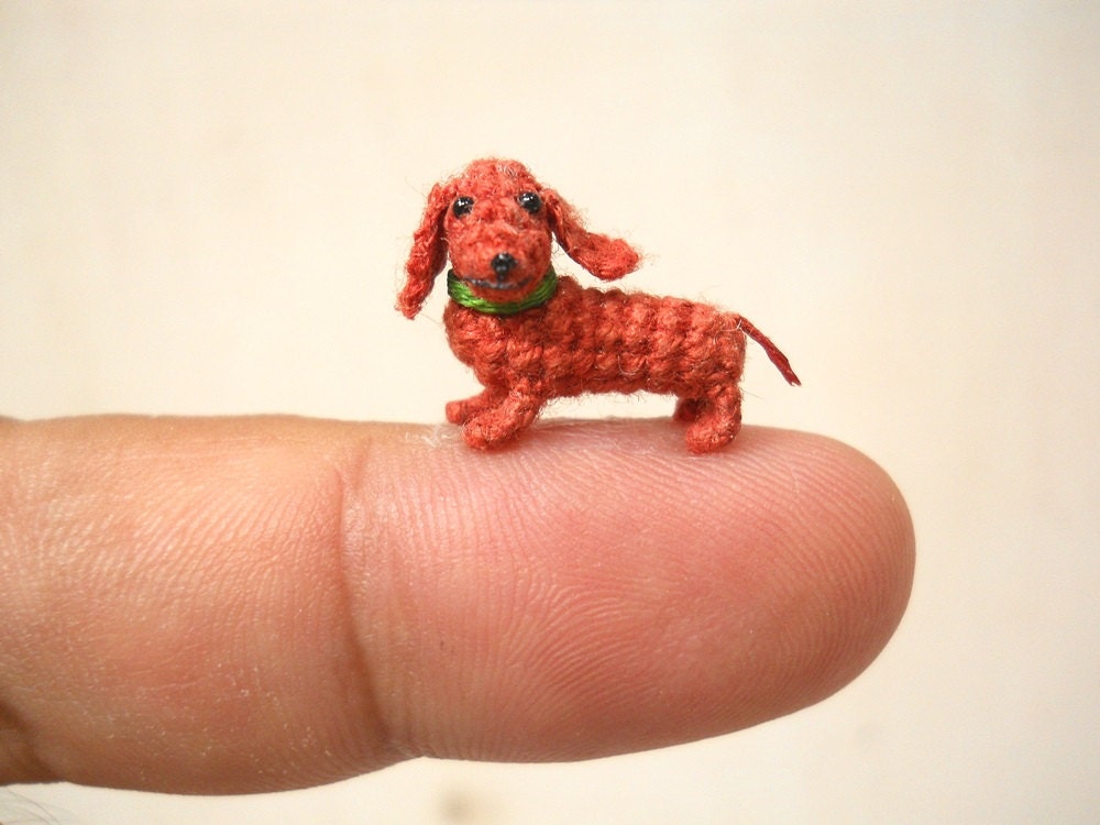 Miniatur Dackel Sausage Hund - Teeny Tiny Dollhouse häkeln Haustier - Made To Order