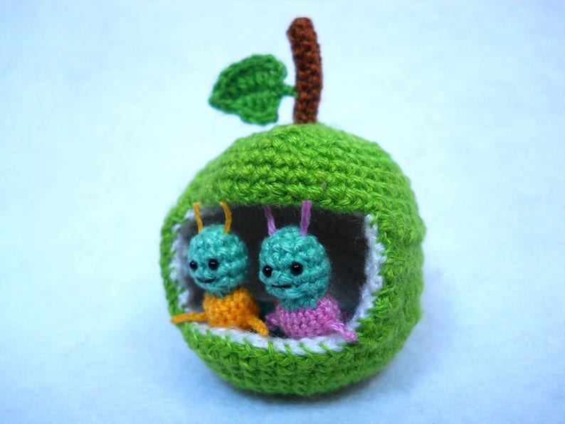 Miniature Worms and Apple, Micro Crochet Valentine Worm Couple Made To Order image 8