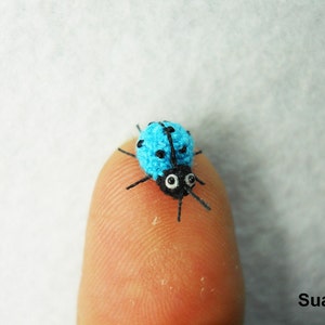 Mariquita Azul - Mariquita Miniatura Micro Crochet