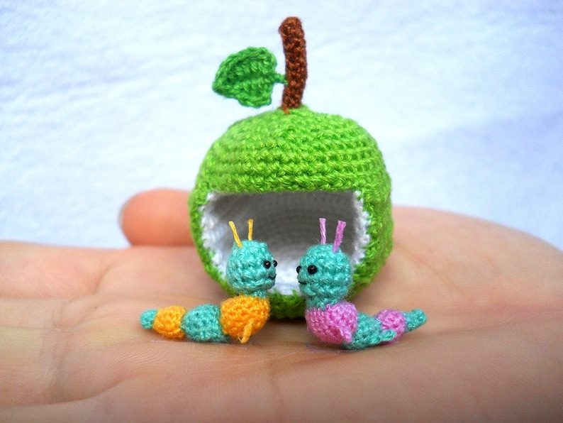 Miniature Worms and Apple, Micro Crochet Valentine Worm Couple Made To Order image 2