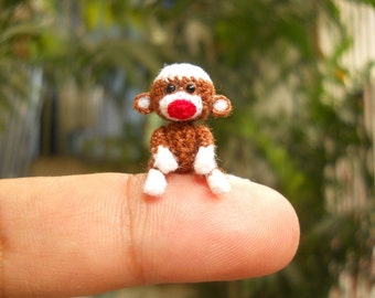 Mini Sock Monkey 1 Inch - Tiny haak Amigurumi knuffeldier - op bestelling gemaakt