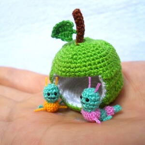 Miniature Worms and Apple, Micro Crochet Valentine Worm Couple Made To Order image 5