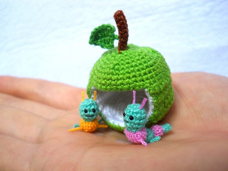 Miniature Worms and Apple, Micro Crochet Valentine Worm Couple Made To Order image 5