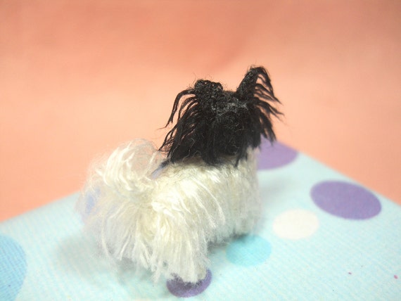 ミニパピヨン犬 - 小さなかぎ針編みのミニチュア犬のぬいぐるみ